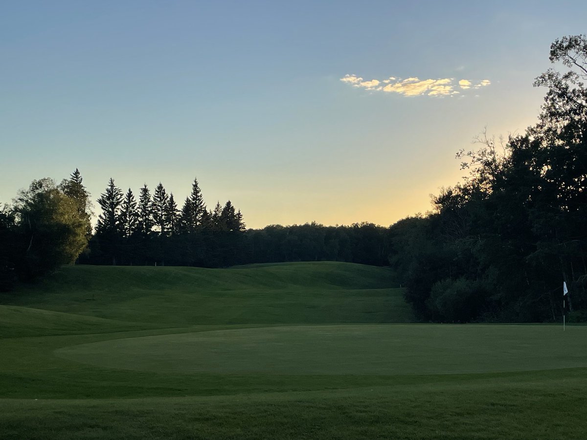 As the sun sets on another great golf season, for the rest of the way, green fees are 2 for 1 and kitchen hours are 10am to 6pm. Course is STILL in amazing shape and the food is terrific!