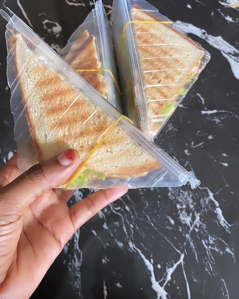 kaysdoughnuts's tweet photo. Danallah don’t scroll with out retweeting my hustle.
Taking orders against tomorrow insha Allah 1200 naira only https://t.co/lZrMg49rsT