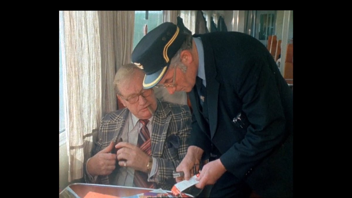 TalkingPicsTV's tweet photo. Back to the 70s with this British Transport Short 4:50pm DISCOVER BRITAIN BY TRAIN (1978) Narrated by #BrianRedhead @BTF_Films https://t.co/9znuCdeVGi