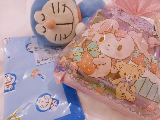 昨日はbB出勤でしたー。紅緒さんめめさんの誕生日イベントにたくさんのたくさんの方がいらしてくださり、楽しそうなおふたりを見れました。素敵なイベントサポートに入れて最高に幸せでしたそして紅緒さんからこちらいただいてしまいました!ありがとうございますー優しさがまぶしい!好き! 