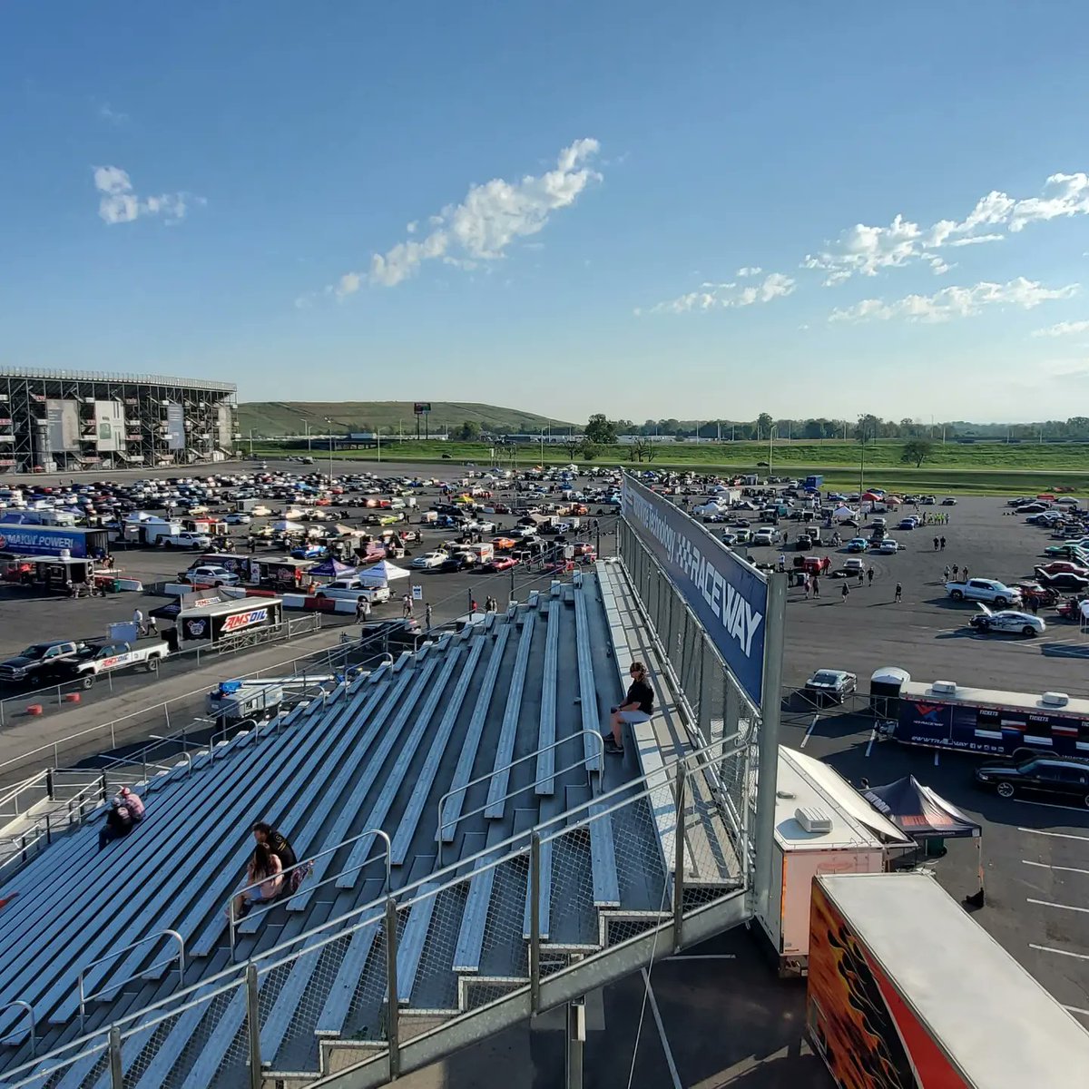 MonMornRacer's tweet photo. The 2022 edition of @hotrodmagazine Drag Week is underway here at @WWTRaceway❗️Catch the livestream on the @MotorTrend YouTube channel #HotRodDragWeek2022
https://t.co/O6jTgwH8tO https://t.co/Ukw3m1f82h