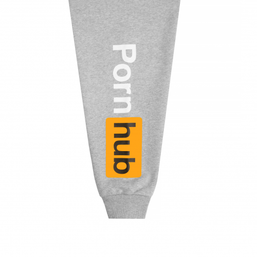 2 pic. RETWEET to WIN our Grey Sweatpants! 🤩 https://t.co/9HkKmbbKsh