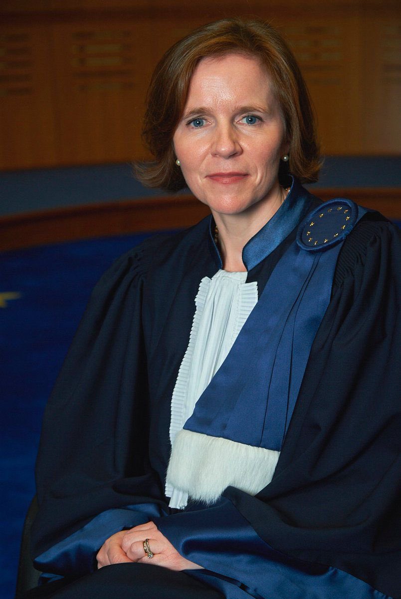 Irish Judge Síofra O’Leary has been elected as President of the European Court of Human Rights 👏🏻 Judge O’Leary is the first female President of the Court and is due to serve from 1 November 2022 until 1 July 2024 ⚖️ Chomhghairdeachas Síofra! ☘️ bit.ly/3xzBCvX