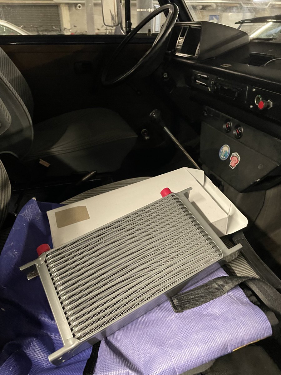 akciddento's tweet photo. New oil cooler for #vwt3 doka - cue sound of harp playing in the style of  ⁦@mightycarmods⁩ https://t.co/Lq8g22244G