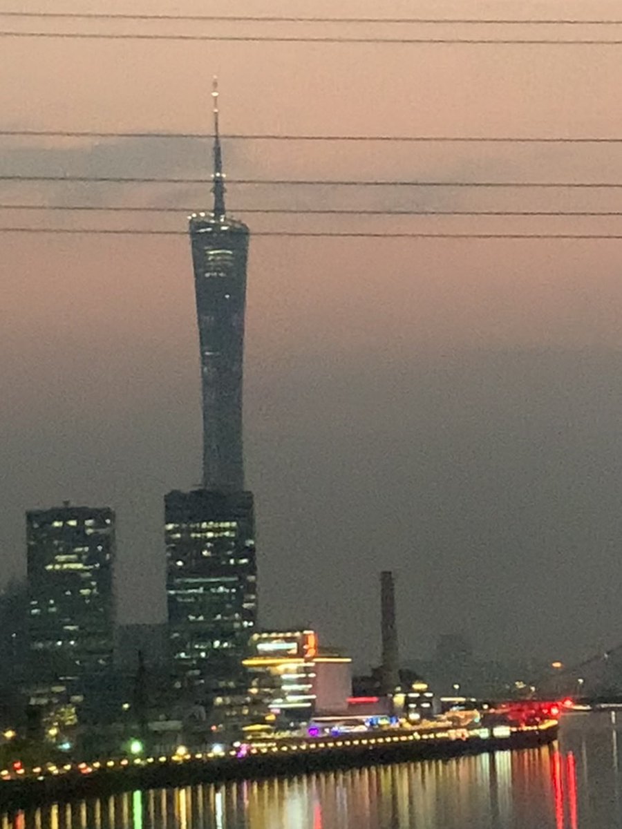 JABX929's tweet photo. 路过小蛮腰，珠江畔第一晚 https://t.co/rwjDWuZsDK