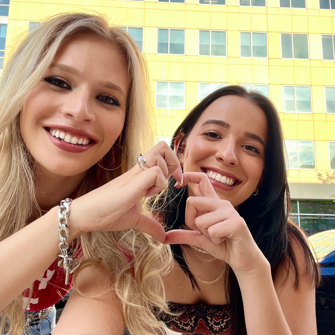 mar1narasauce's tweet photo. HAPPY BIRTHDAY to my bestie, my queen, the christian to my edge, the trish to my lita, the one and only .@urbobitch <3333 love u sm !!!#5secondpose #teambestie https://t.co/qVFeBZszue