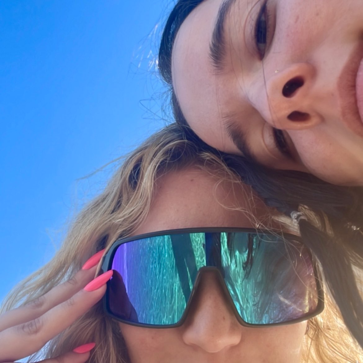 mar1narasauce's tweet photo. HAPPY BIRTHDAY to my bestie, my queen, the christian to my edge, the trish to my lita, the one and only .@urbobitch <3333 love u sm !!!#5secondpose #teambestie https://t.co/qVFeBZszue