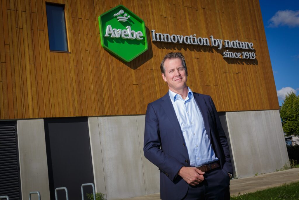 Royal_Avebe's tweet photo. "De zetmeelaardappel als onderdeel van de oplossing". Lees het hele interview met David Fousert hier: https://t.co/8PpO8qZZ6C https://t.co/gxc0o6ZVxT