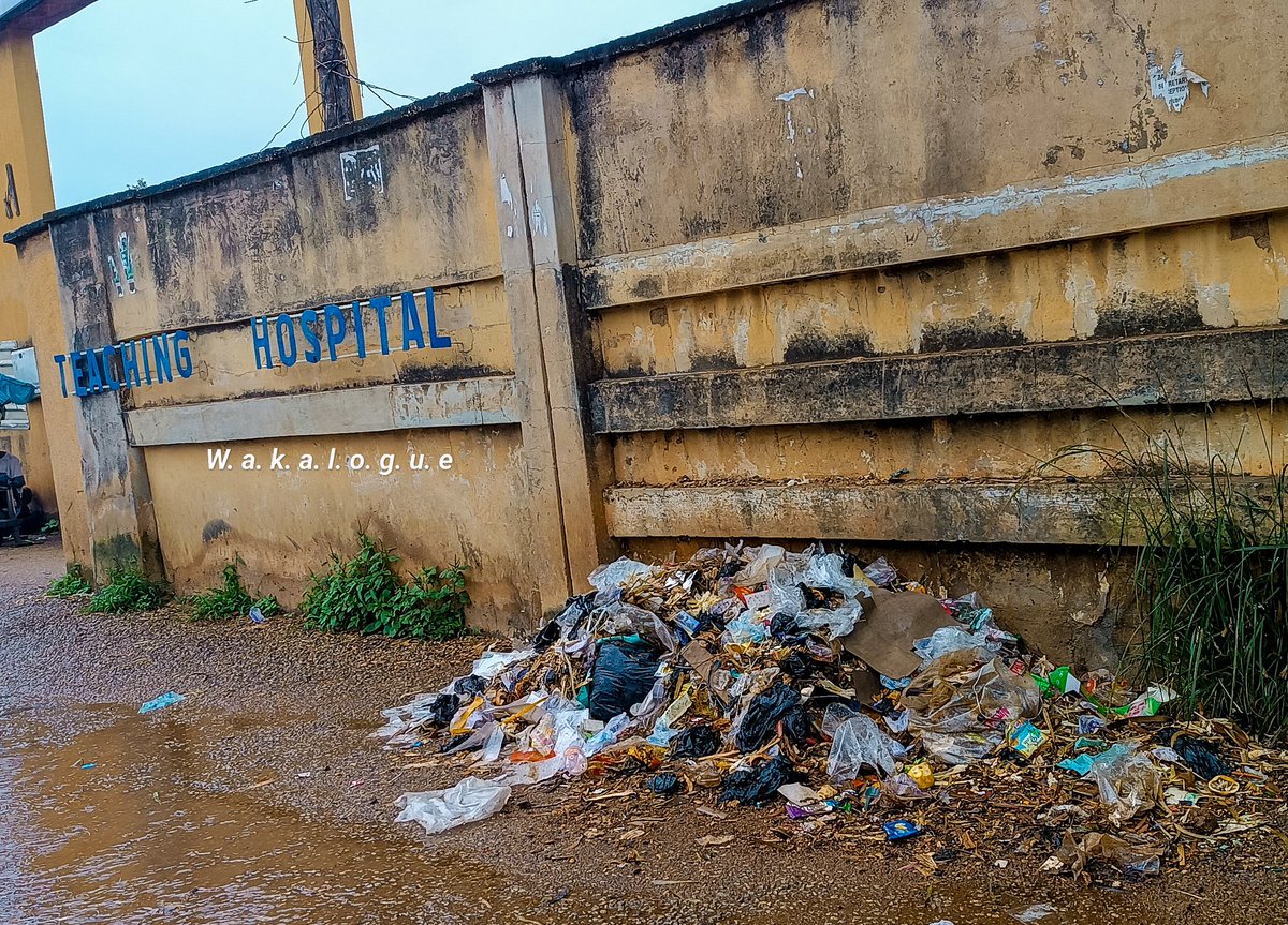 Mfon__Udoh's tweet photo. Today.
And just by the entrance of a University Teaching Hospital.
Just how?
#keepplateauclean #keepjosclean https://t.co/sRRsW1zVLu