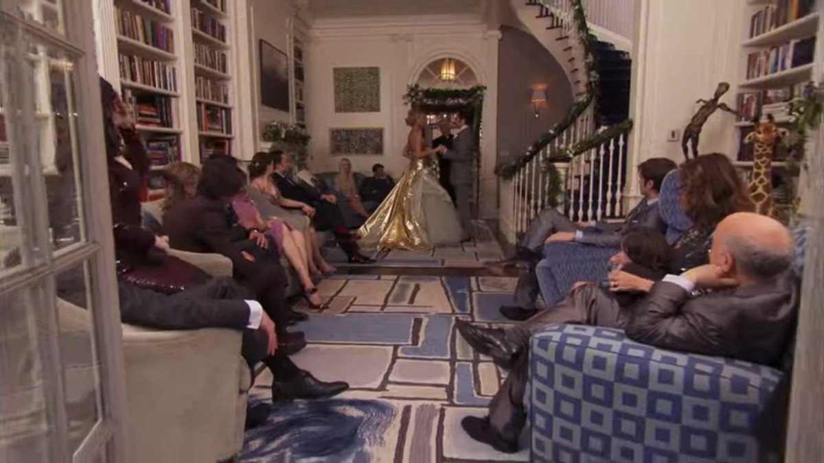 Raeflora1's tweet photo. happy 15th anniversary to the most iconic teen drama xoxo #gossipgirl https://t.co/A8sNe2Zyhg