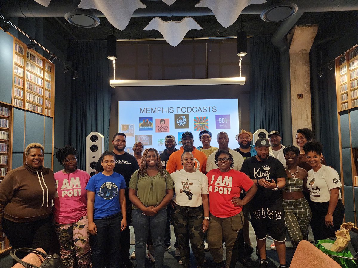 EnaEsco's tweet photo. Shout out to all of the Memphis Podcasters who came out to #PodBox V this past Saturday at the Memphis Listening Lab. We had such a great time! Huge thanks to @bigsueshouse for being our special guest. Follow #verballyeffective on IG for more pics and vids!🔥🎙〽️ https://t.co/PmXTUgwtF4