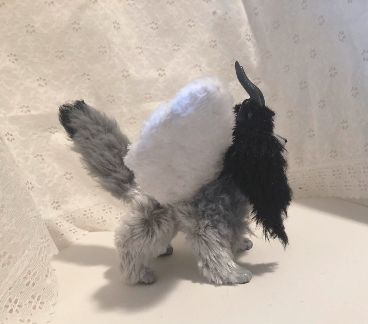 magiczapdragon's tweet photo. hiii i’ve been crafting!! 🥺✨ after watching tons of #kaypeatutorials on YT, I made my bestie @furstsoul an art doll❣️❣️🐉✂️⚡️💖
these are sooo so fun and i’ll absolutely be making more.. they’re already started lol https://t.co/Z4XDea5zSw