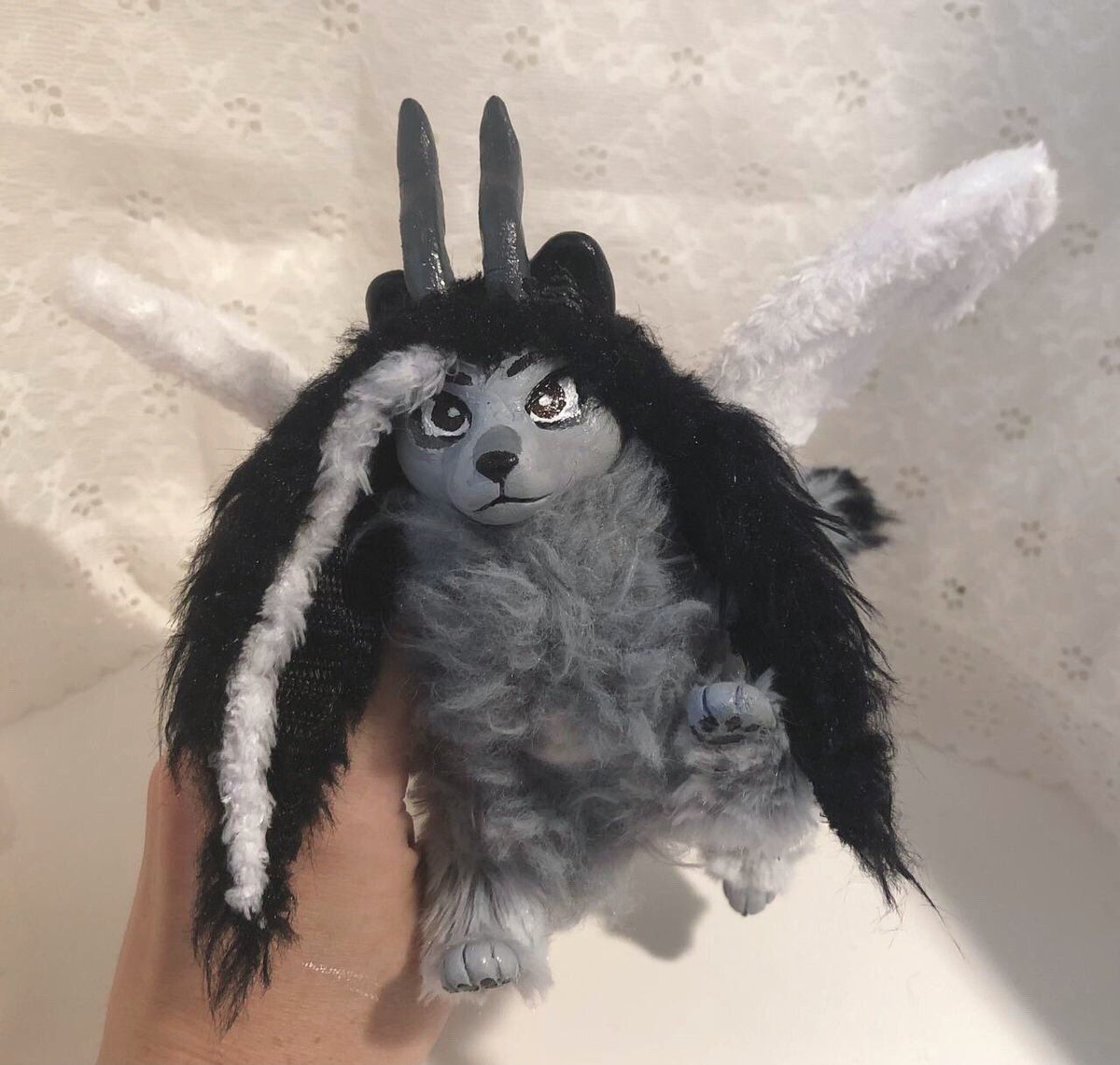 magiczapdragon's tweet photo. hiii i’ve been crafting!! 🥺✨ after watching tons of #kaypeatutorials on YT, I made my bestie @furstsoul an art doll❣️❣️🐉✂️⚡️💖
these are sooo so fun and i’ll absolutely be making more.. they’re already started lol https://t.co/Z4XDea5zSw