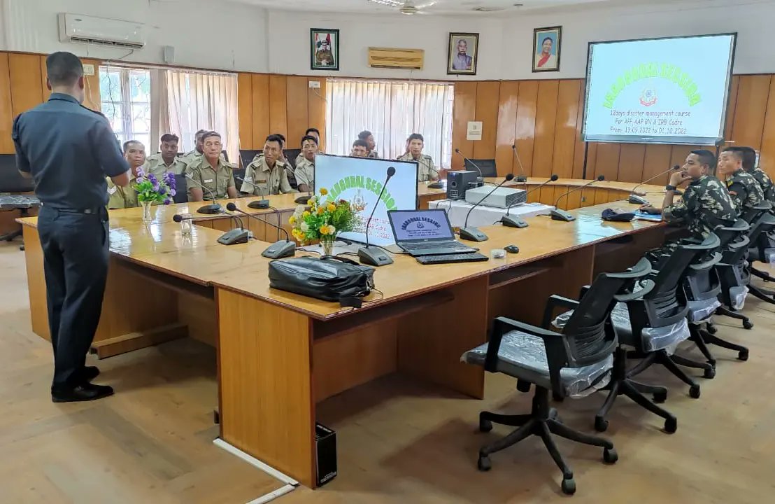Kpsdev1's tweet photo. To get the best out of your men, they must feel that you are their real leader and must know that they can depend upon you.
#12NDRF #teamwork
#police #training #ndrf #kpsdev🇮🇳 #ips
@PankajKavidayal @Karan_AA_128 @12bnndrf @Mahendr65823859 @Praveen35954853 https://t.co/eNYlIUZXnP