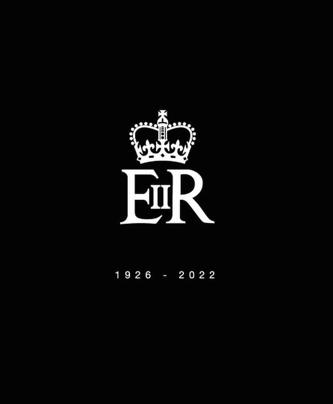TwilightHair's tweet photo. In memory of our Queen whilst we pay respect, 1926 - 2022❤️🤍💙 https://t.co/RVvhTwN9Pi