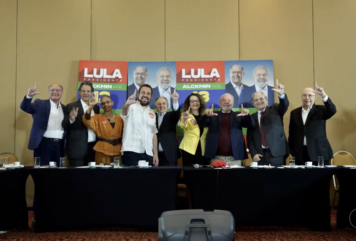 BernardoMF's tweet photo. E o Lula chamou o Meirelles… https://t.co/Im1AWKqPGg