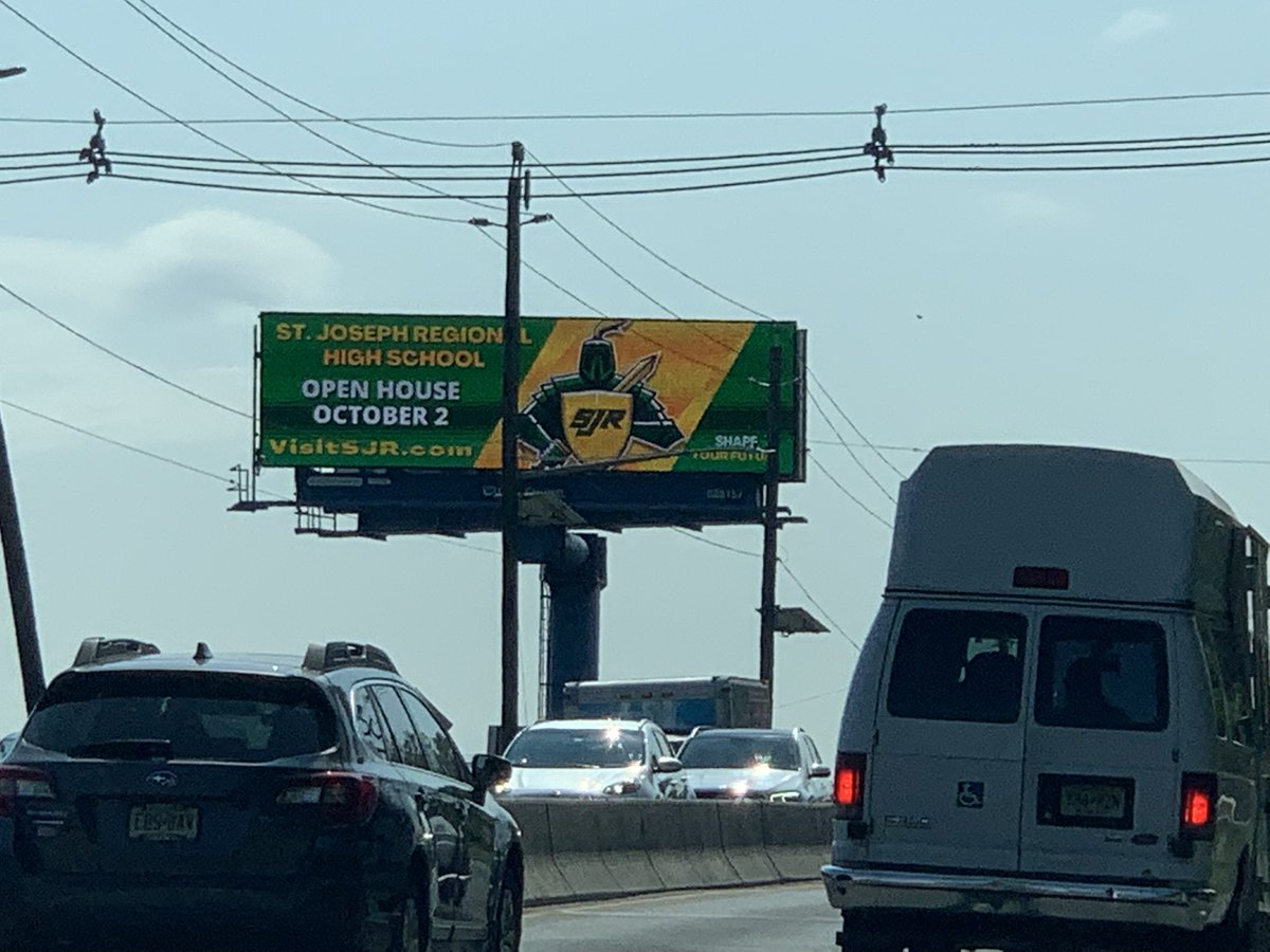 SJRHighSchool's tweet photo. 👀Honk if you see the Green Knight!🚗

And come visit us at Open House October 2nd.
Register today https://t.co/Iheg6RFDGb 
#GreenKnights #SJRClassof27 https://t.co/lkgppFgfag