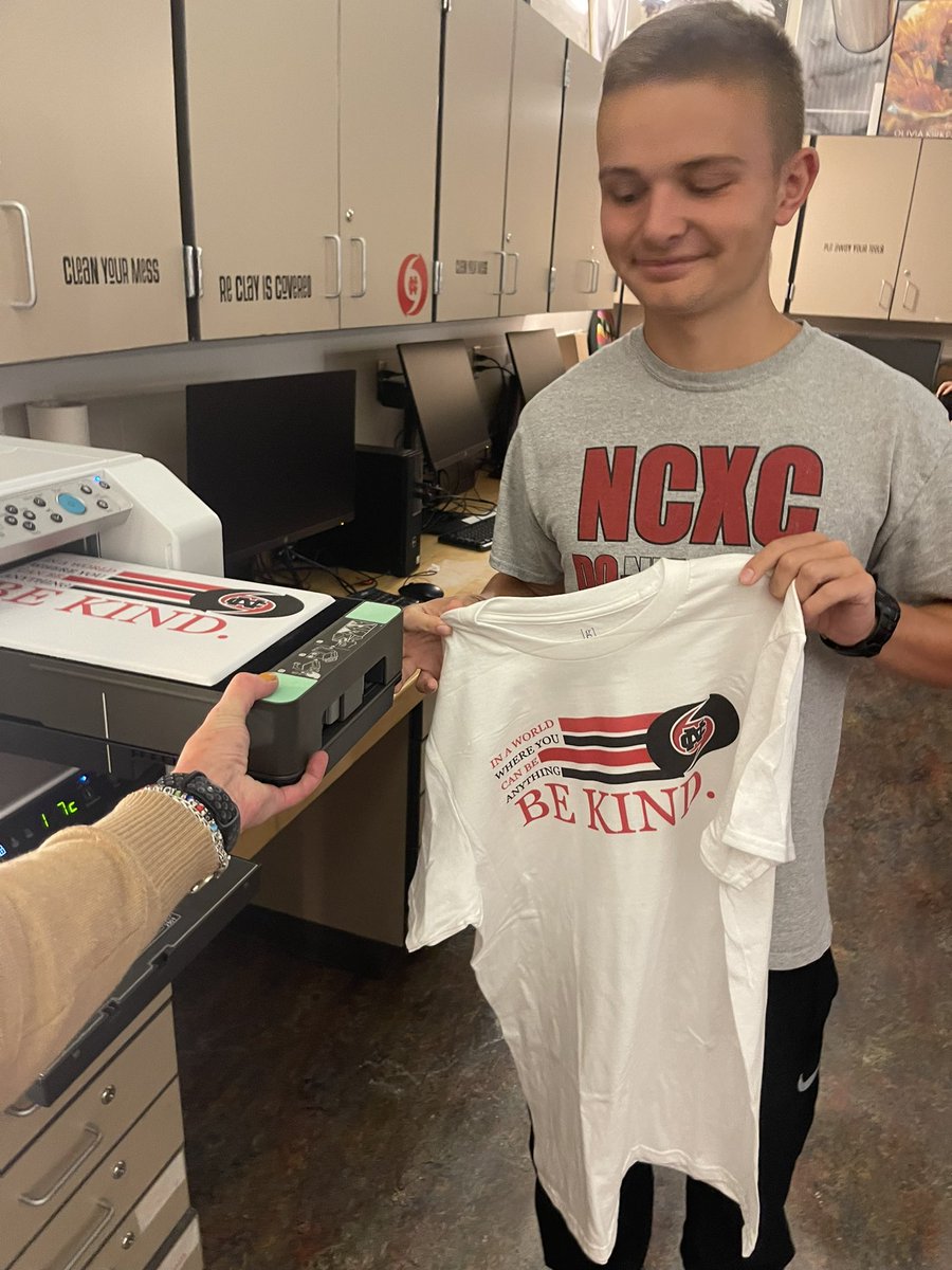 NeCaHiArt's tweet photo. Nothing can brighten staff member’s day like a student designing, making and giving a matching shirt to them for the next wear it Wednesday! Pay it forward with a random act is a snowball effect we’re proud of in the Art Dept! Let’s keep it going ❤️ @NewCastleSrHS @RolandGlobal https://t.co/4lTf1TQUnM
