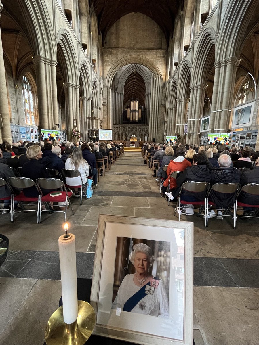 We were very pleased to welcome several hundred people to the cathedral as the State Funeral of Her late Majesty Queen Elizabeth II took place. Thank you to our bellringers, who rang the bells, fully muffled, for an hour ahead of the funeral @engcathedrals @BBCYork @RiponDean