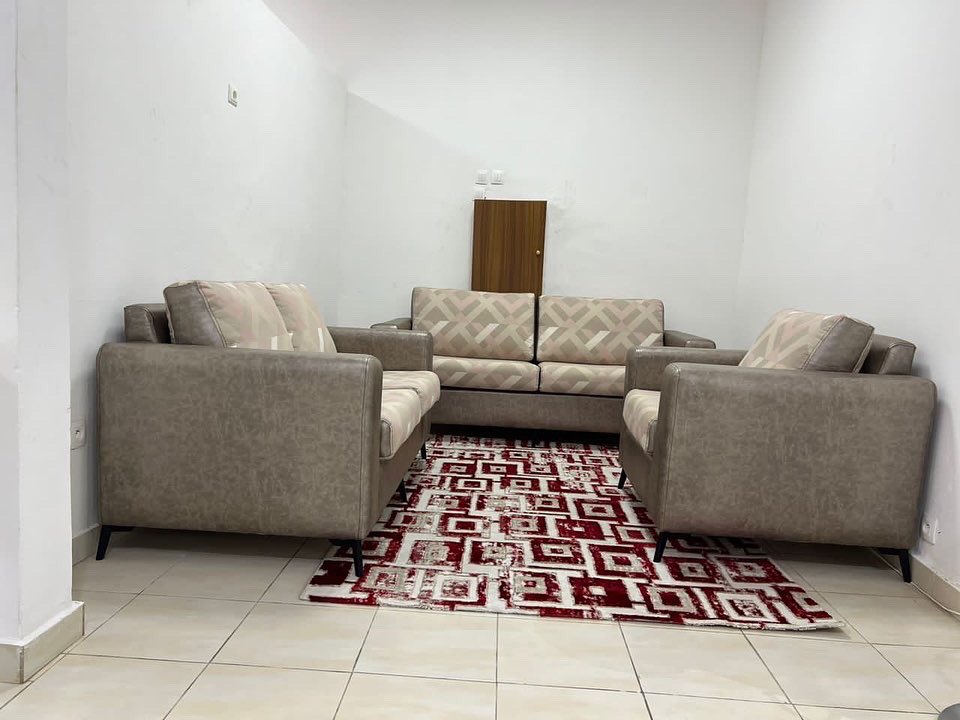 DjoloffR's tweet photo. Vous voulez de la qualité? 
De la modernité ?
De l’authenticité ? 
C’est par là 👉🏼 
Craquez pour nos magnifiques salons aux modèles uniques 😎. 
💯 % Made in Sénégal 🇸🇳 

Tel: +221 77 672 91 82

#djoloff #relax #ameublement #salons #senegalmeubles #meuble #decoration #homedecor https://t.co/USgyEMC8Ou