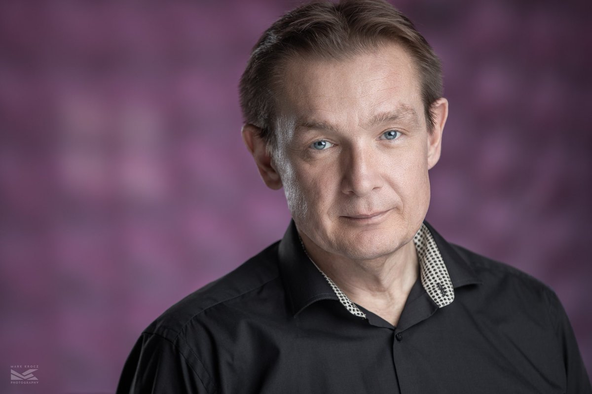 MarkKrocz's tweet photo. Raymond’s #cinematicheadshot. One of the hardest working guys I met. Check out his company @hardwoodhaus
—
#headshots
#headshotphotographer
#headshotstoronto
#businessportrait
#linkedinportrait
#torontoheadshotphotographer
#commercialheadshot
#portraitstoronto
#businessportraits https://t.co/9waiKoiV3u