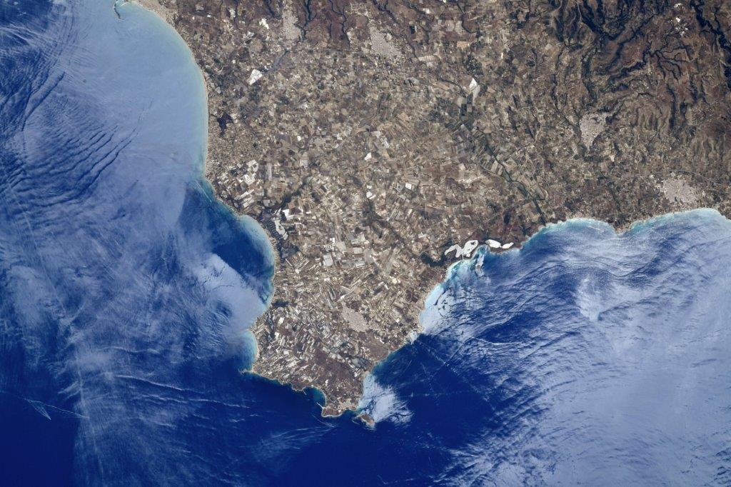 AstroSamantha tweet picture