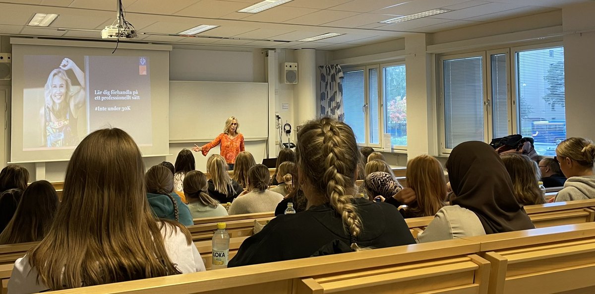 vfvasterbotten1's tweet photo. Lönecoachning för studenter termin 4-6 med Anna Collert!
#sjuksköterska
#röntgensjuksköterska
#biomedicinskanalytiker
#vårdförbundetstudent
#umu https://t.co/RRjKsNN2SQ