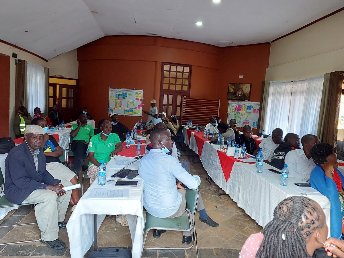 CGKChege's tweet photo. Happening Now... linking African Leafy Vegetable farmers in Vihiga Kenya to processors, schools and hospitals using LINK Methodology  @konyangokev @BiovIntCIAT_eng @markincolombia @CelineTermote @erikaeliana_m https://t.co/jPGlNV5JNo