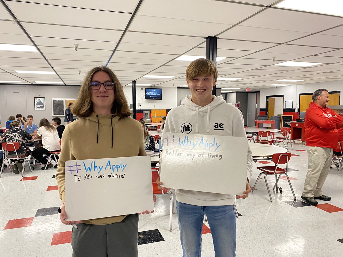 WebsCoSchool's tweet photo. @WVGEARUP WCHS students prepare for their future #whyapply https://t.co/aegC7qUg6O
