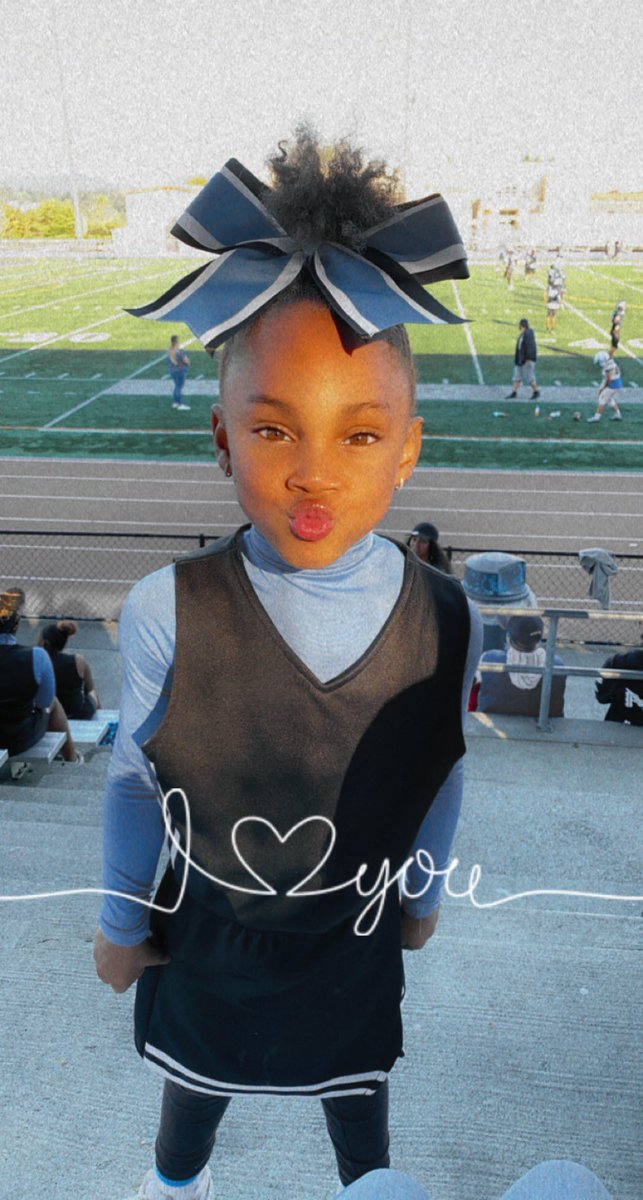 _MuvaDos's tweet photo. My daughter cheered her heart out all weekend 💙 #CDPanthers 18-12 🏈 https://t.co/SAgUTFQGFq