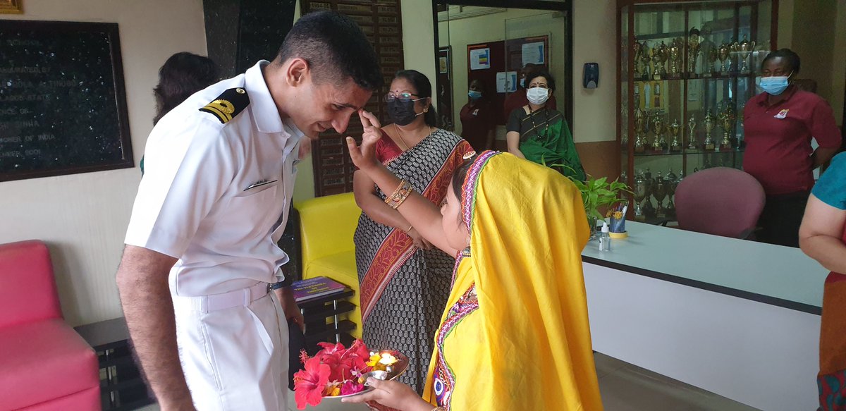 ils_lagos's tweet photo. The Naval band of INS Tarkash visited Indian Language School today. They were accorded a warm welcome by the Principal, staff and students. The band left everyone enthralled with their mesmerising performance. https://t.co/TotPT1tL4o