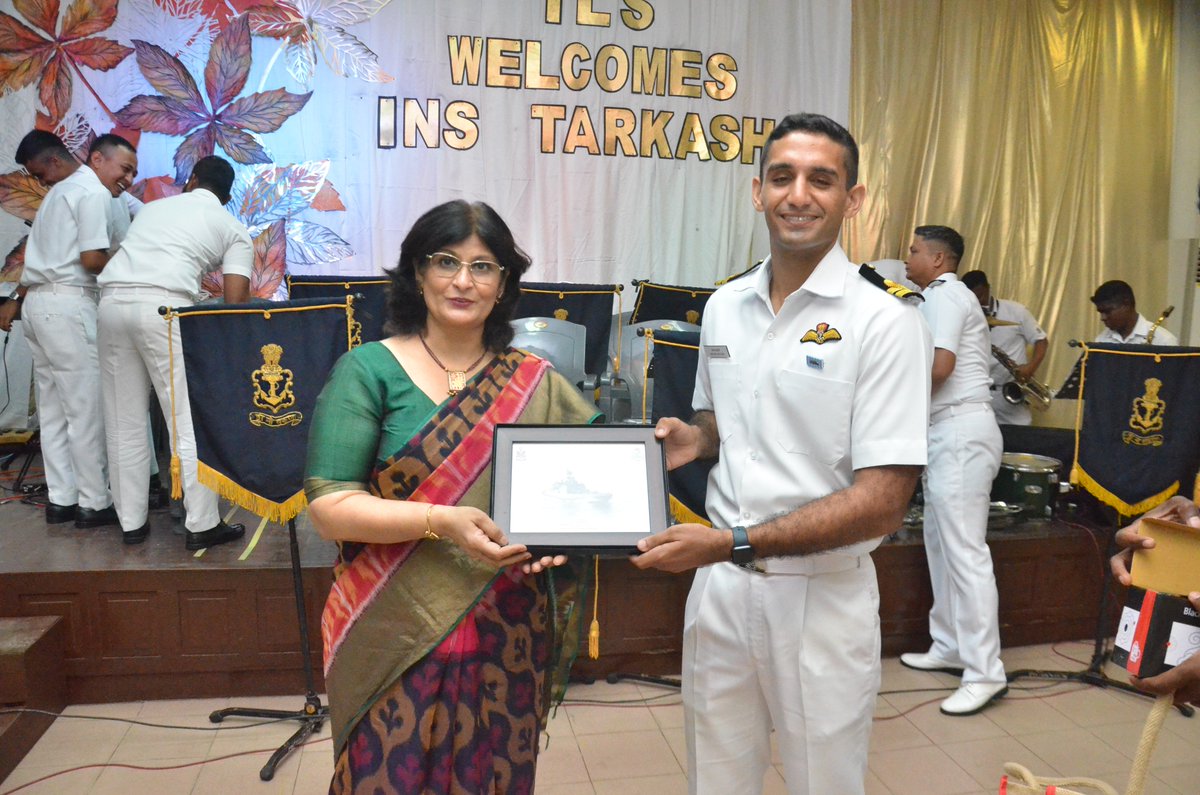 ils_lagos's tweet photo. The Naval band of INS Tarkash visited Indian Language School today. They were accorded a warm welcome by the Principal, staff and students. The band left everyone enthralled with their mesmerising performance. https://t.co/TotPT1tL4o