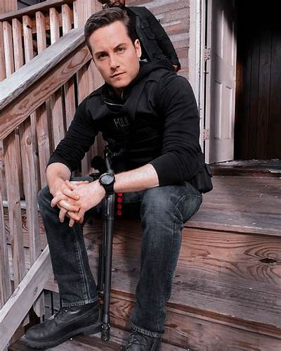 PaulaSlack16's tweet photo. Will @NBC, @WolfEnt or @NBCChicagoPD finally say anything about #JesseLeeSoffer's
exit?
#bringbackJayHalstead #bringbackjesseleesoffer 
#bringback5021George 
#bringbacktheheartofCPD 
#Upsteadforever #Upstead
#UpsteadAlways #noUpsteadnoCPD
#noJaynoCPD #JayHalstead
#weloveyoujesse https://t.co/5dSlmHukwY