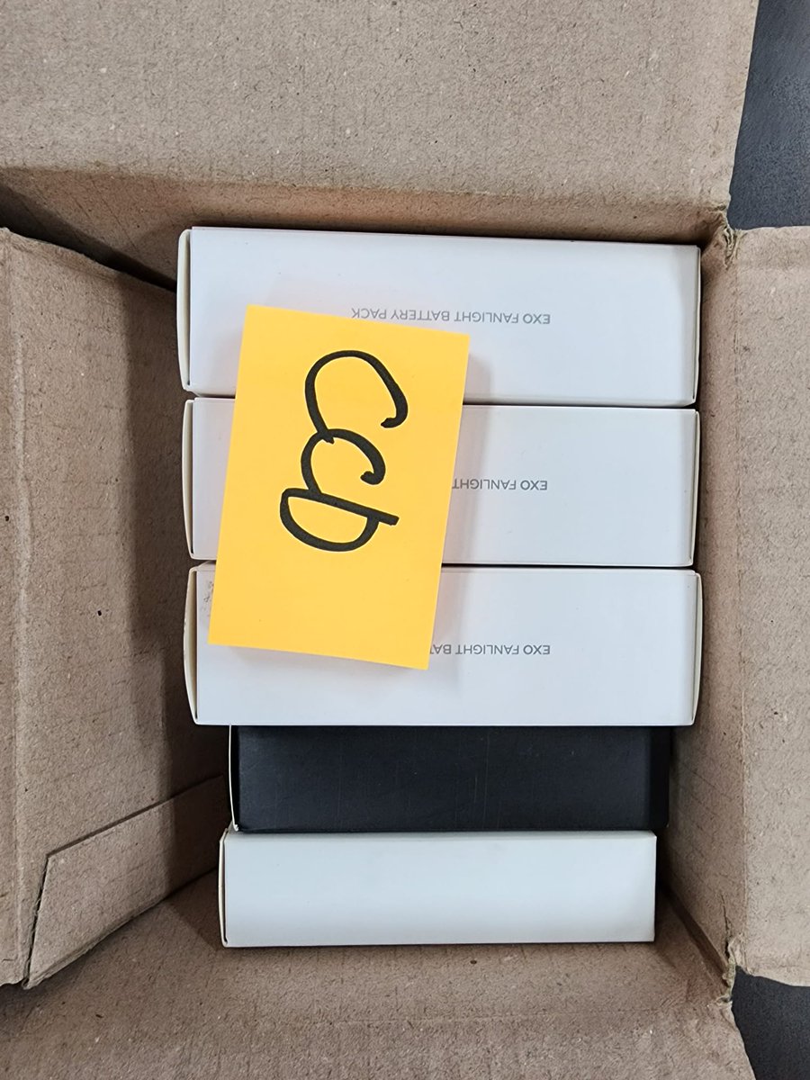 CCDebilShop's tweet photo. BOX #46 UPDATE
PICK-UP DATE : SEPT. 14, 2022
ETD : SEPT. 21, 2022
ETA : NOV. 2, 2022
BOX # : 1 REGULAR BOX
Thank you for still choosing CCD SHOP 😊
#CCDShop_Update https://t.co/TpDa9OEEGc