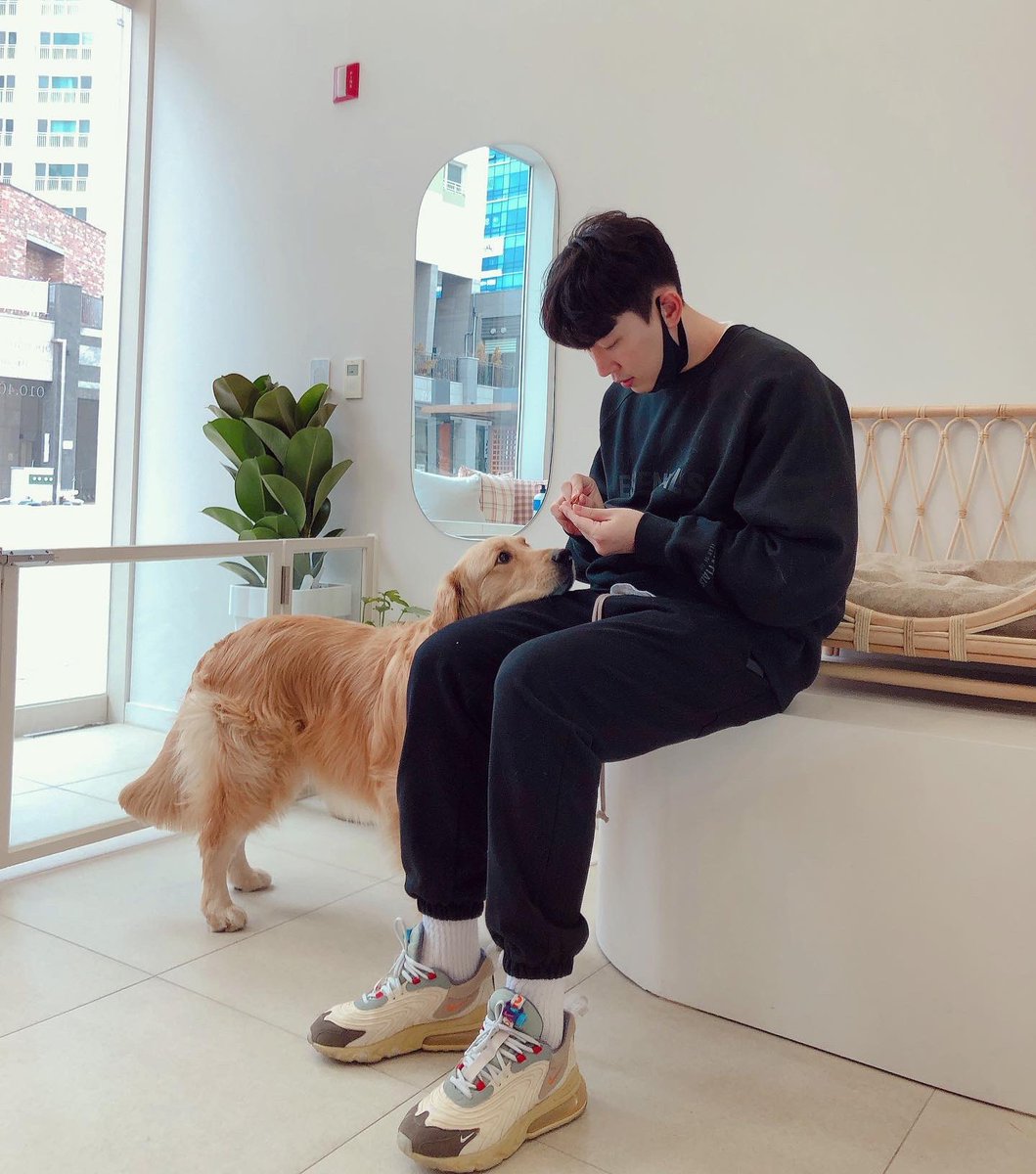 hhaanu_'s tweet photo. Feed time 🙂 https://t.co/tAba7AU2Ix