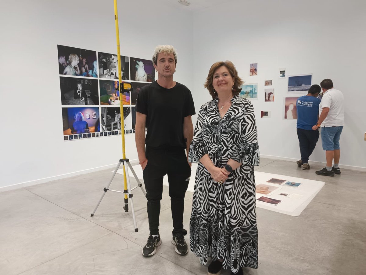 RosarioTamayoCS's tweet photo. 📸📸Montaje de la exposición “Procesos de significación” 
Veremos el trabajo de los fotógrafos que han participado del  proceso creativo y de elaboración de proyectos personales, que supone el Máster PHotoESPAÑA en Fotografía. 
#AlcobendasCiudaddelaFotografía  
@photoespana https://t.co/SXQ6zK6VX3