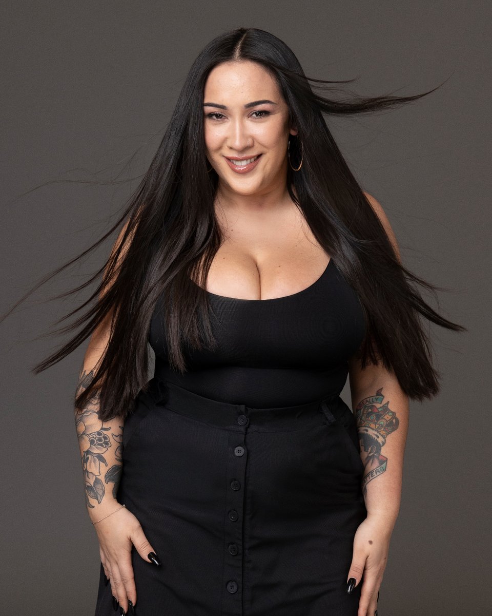 Locutora, cantante, performer. <a href="/evelynbotto/">evelyn botto</a> te amamos ! Y abrazamos tu esfuerzo, entrega y pasión por todo lo que hacés. 
#YoElijoSelú