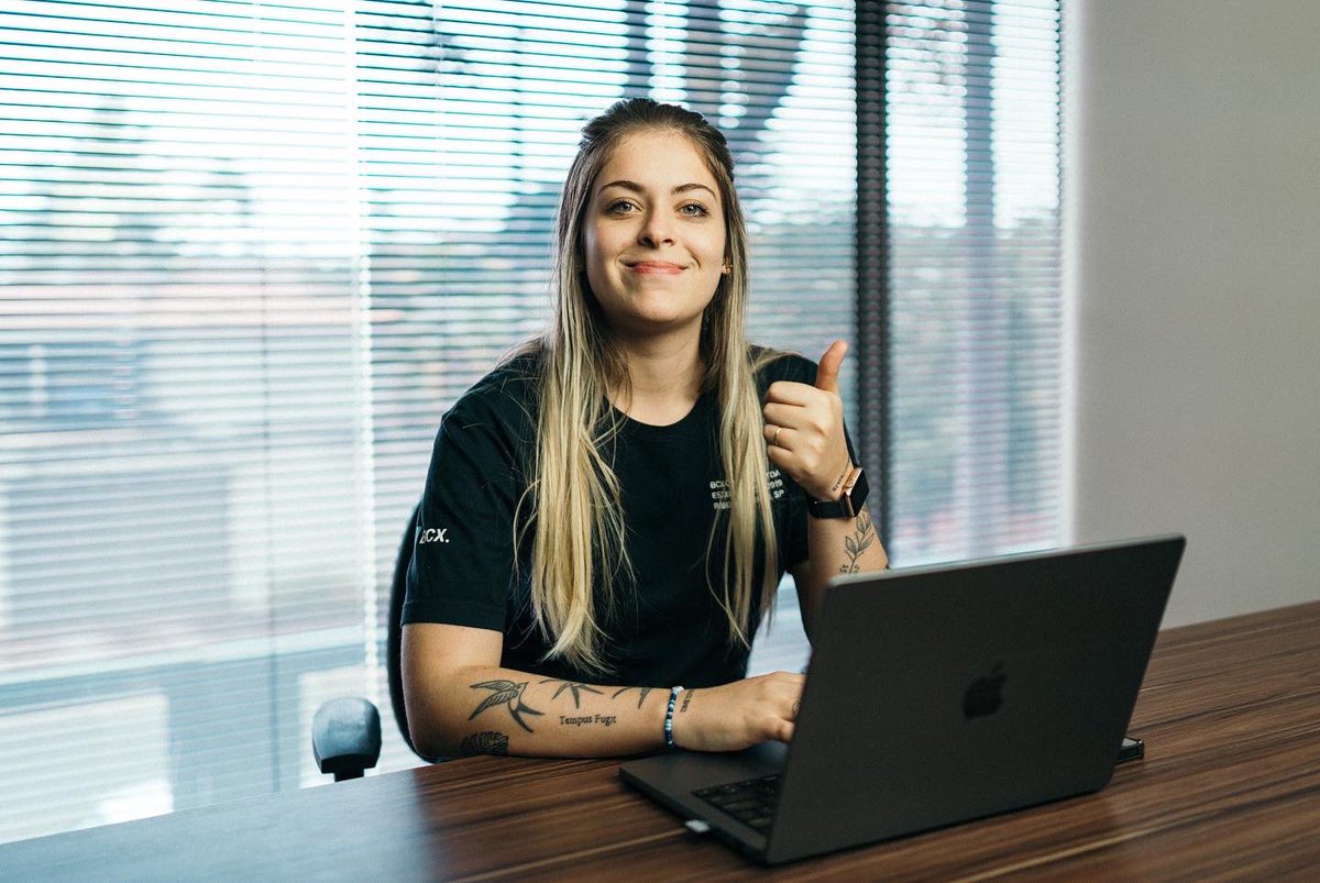 bcxcreators's tweet photo. Começando a semana com uma frase importante por aqui:

Enjoy the process x

#MadeInRAO 🇪🇪
#BCXCreators https://t.co/3H1ULfrTCc