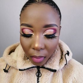 KasiEconomy's tweet photo. Meet Andile from Limpopo in Dennilton-Ntwane. A founder and CEO of Andile M Enhancements. She's a qualified beauty therapist specializing with Make-up artistry, Manicure &amp; Pedicure.

Call/WhatsApp:078 473-1040 
Twitter: @AMEnhancements
Location: Pretoria CBD,  Navy house building https://t.co/SkJdwc6Vc8