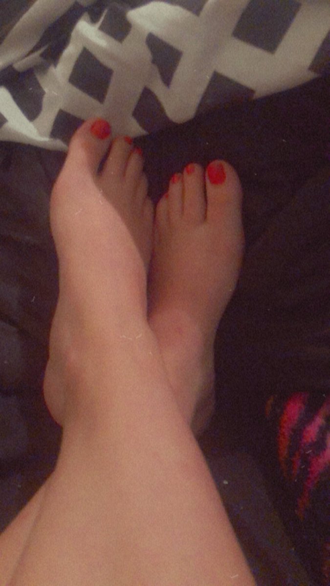 RileyKymmie's tweet photo. What do you think of the red polish? Could I wrap these around you. 🖤😈 #feetfethish #feetworship #FreeFalling #onlyfans #feet #Feet #feetِ  #onlyfanssubs #DominantWife #dominantwomen #dominant #callmemisses https://t.co/JUKpAcH5zt