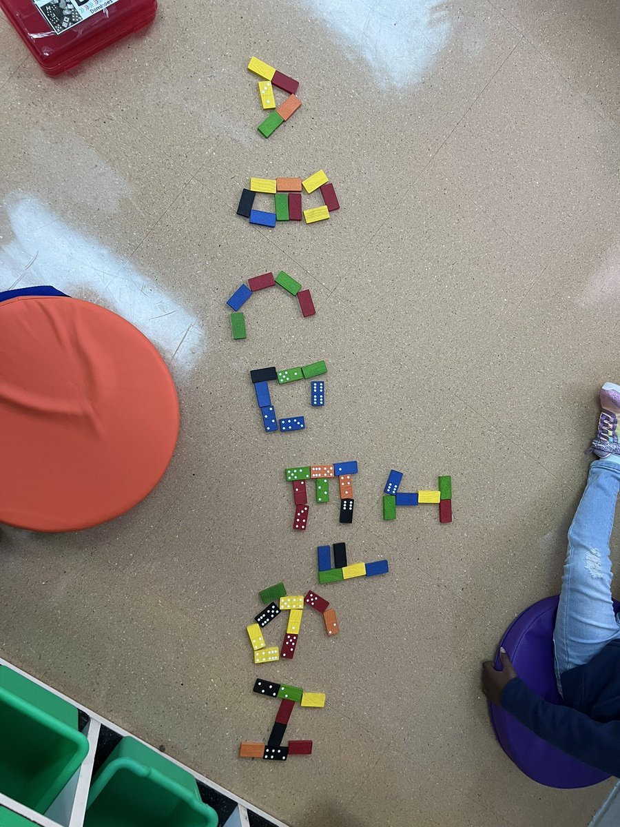 kinderdeiderich's tweet photo. We are working collaboratively today to construct the alphabet after reading “Alphabet Under Construction” #Reynproud. #RosehillRocks. #Mustangs https://t.co/YTKCSEtgnW