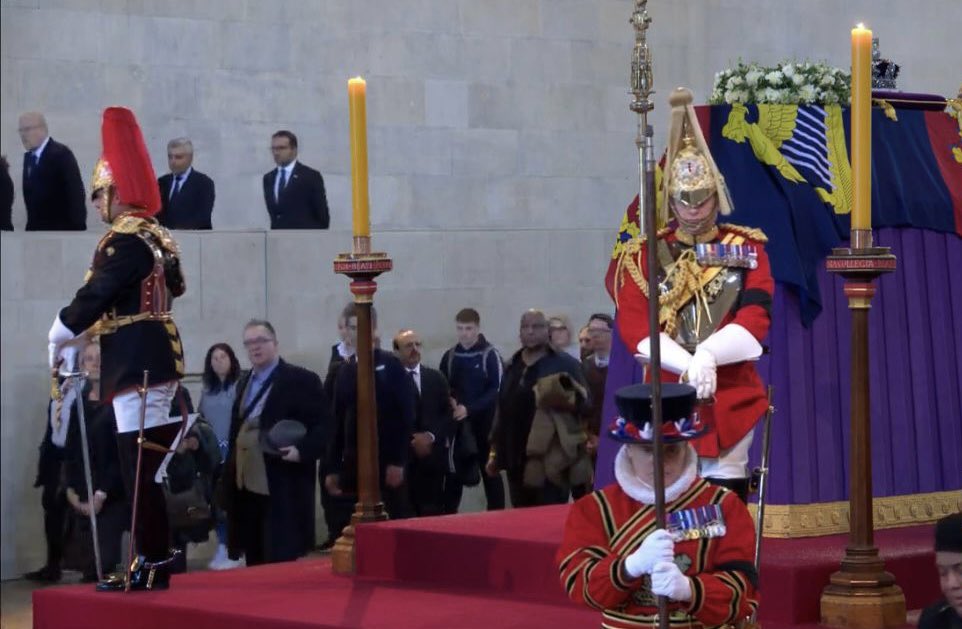 Mtfrancis's tweet photo. Privileged to have been yesterday at #HMQueenElizabethII #lyinginstate. The 42nd of a line of kings and queens of first #England, then #Britain, then the #UnitedKingdom, since William the Conqueror. She was the 6th queen-sovereign of #England and the 4th of the #UK. https://t.co/mntEwZq2JH