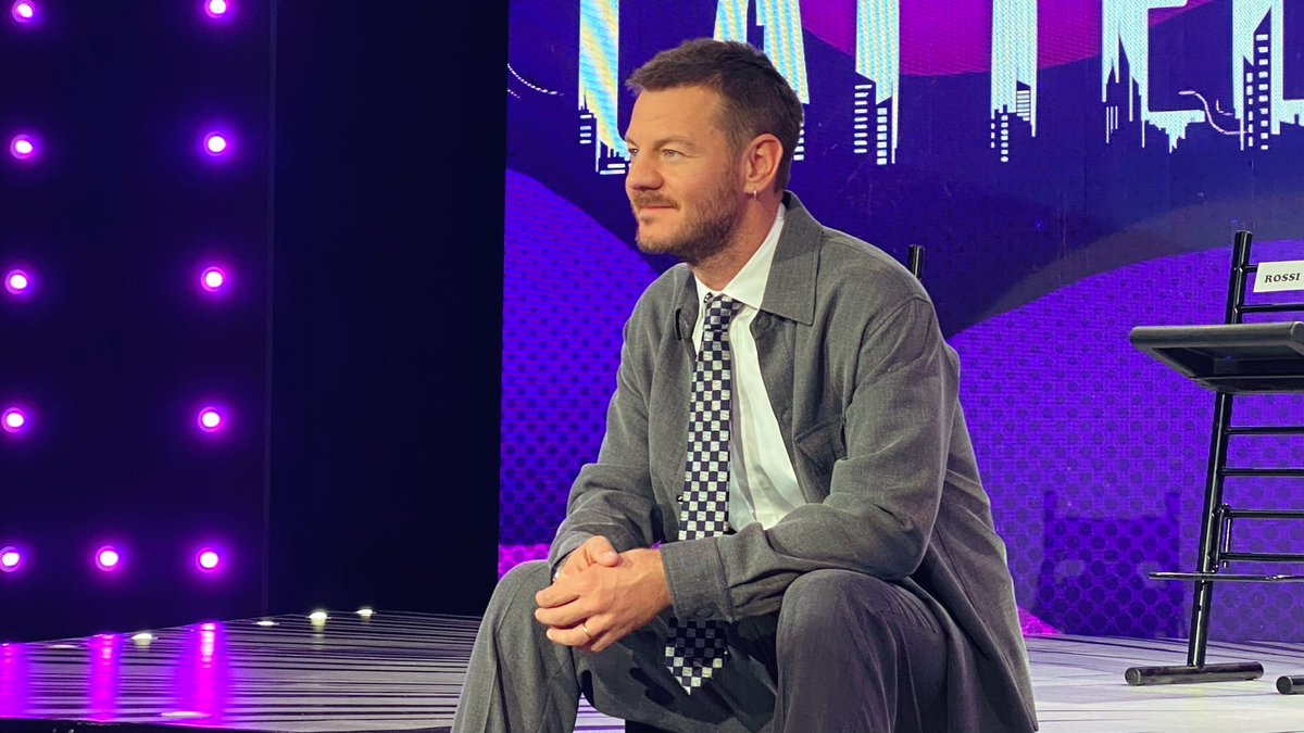 alessandro cattelan (@alecattelan) on Twitter photo Ci vediamo domani sera - martedì 20 settembre - su <a href="/RaiDue/">Rai2</a> dalle 23:00 con Stasera c’è Cattelan! Insieme a me la #BoboTv con <a href="/vieri_bobo/">Christian Vieri</a>, <a href="/leleadani/">Daniele Adani</a>, <a href="/nicolaventola78/">Nicola Ventola</a>, <a href="/CassanoOfficial/">Antonio Cassano</a> e <a href="/FanelliEmanuela/">Emanuela Fanelli</a>.
#staseracecattelan Ci vediamo domani sera - martedì 20 settembre - su <a href="/RaiDue/">Rai2</a> dalle 23:00 con Stasera c’è Cattelan! Insieme a me la #BoboTv con <a href="/vieri_bobo/">Christian Vieri</a>, <a href="/leleadani/">Daniele Adani</a>, <a href="/nicolaventola78/">Nicola Ventola</a>, <a href="/CassanoOfficial/">Antonio Cassano</a> e <a href="/FanelliEmanuela/">Emanuela Fanelli</a>.
#staseracecattelan