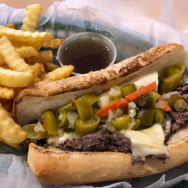 Beefstros's tweet photo. No better way to start off the week than with an Italian beef sandwich! 🤤

#naplesflorida #naplesfl #naplesfood #swfl #bonitasprings #napleslife #colliercounty #italianbeef #italianbeefsandwich #chicagostylefood https://t.co/W256DWikj6