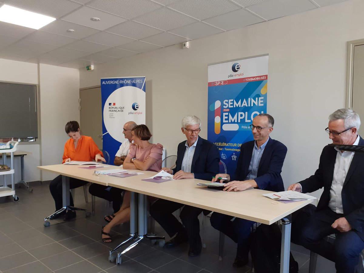 wilfried_faure's tweet photo. Lancement officiel de la Semaine de l'Emploi 2022,sous l'égide de M. le  #Prefet07 et en présence de madame la VP du Conseil Départemental. Nous avons choisi l'Ehpad du Charnivet pour marquer notre engagement contre les difficultés dans les métiers en tension. https://t.co/x56UsuL7uq