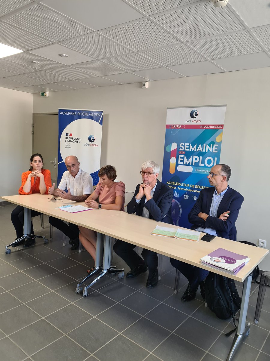 wilfried_faure's tweet photo. Lancement officiel de la Semaine de l'Emploi 2022,sous l'égide de M. le  #Prefet07 et en présence de madame la VP du Conseil Départemental. Nous avons choisi l'Ehpad du Charnivet pour marquer notre engagement contre les difficultés dans les métiers en tension. https://t.co/x56UsuL7uq