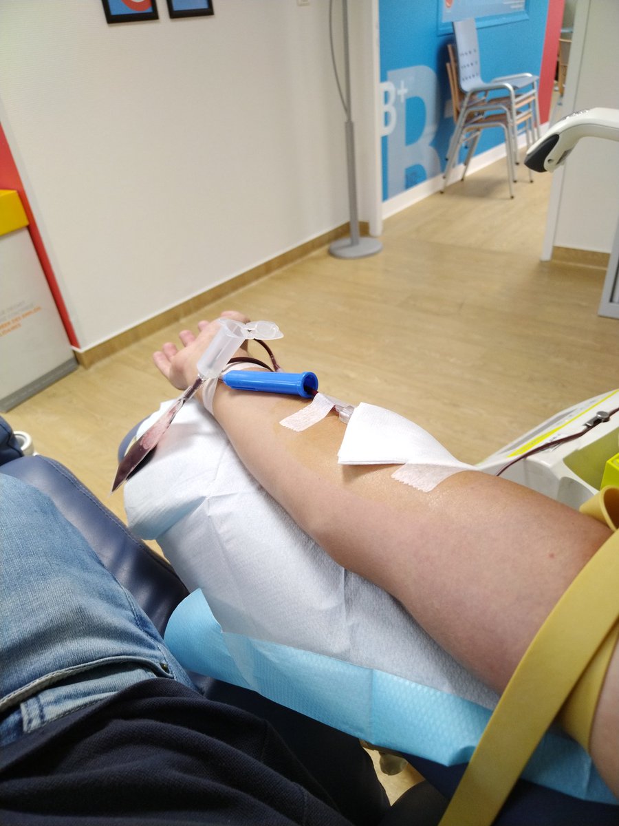 ColinDelprat's tweet photo. Il n'y a pas que le Nîmes Olympique qui est dans le rouge, les réserves de sang aussi. Pensez-y #EFS #DonSang https://t.co/ykPHAEP4kq