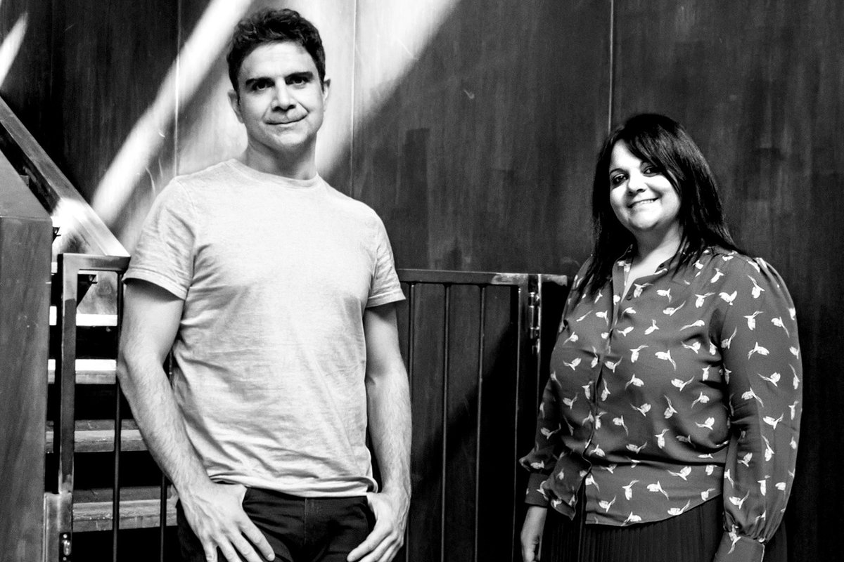 CappelliDesign's tweet image. In #CappelliIdentityDesign si intrecciano molte storie. Due tra queste sono quelle di @emanuelecappell, e di @aricap4, che hanno raccontato a @davidelibre di #TalentIsInEveryone cos&apos;è per loro il successo e il talento.
⤷ fal.cn/TalentIs

#SoWeDesign #TalentIs #Corporate