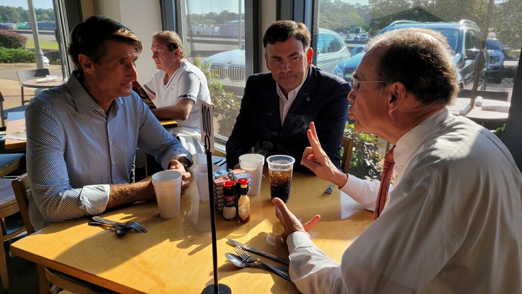 MichaelWatsonMS's tweet photo. #HappeningNow Kicking off the day @BroadstreetCafe with @DelbertHosemann and @JeffGoodBRAVO! ☕️
#CityWithSoulOpen https://t.co/6m9rM91cFs