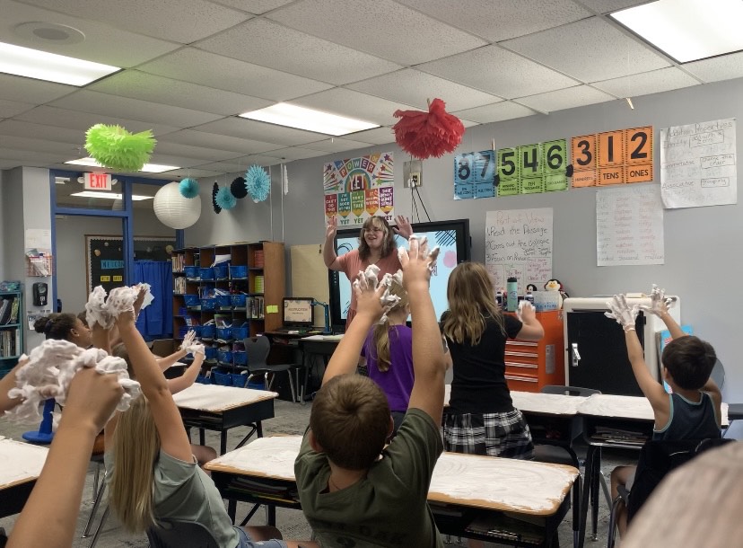 NWOSU_EDUCATION's tweet photo. Learning multiplication facts  with shaving cream! Paytan Hodgson (Student Teacher), Newkirk Elementary School in Mrs. Kubik's 4th grade class. https://t.co/yCUjD55jH2